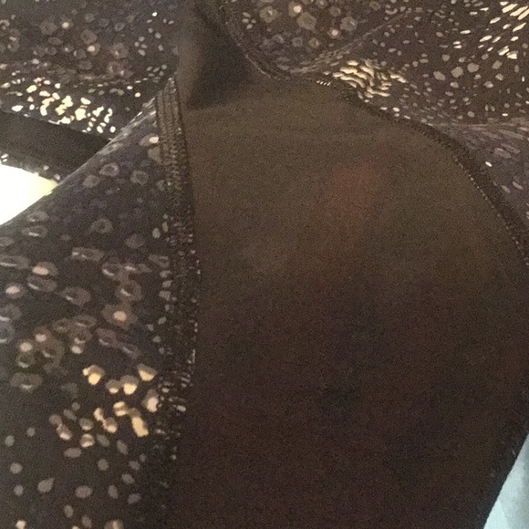 Victoria’s Secret Black Print Knockout Mesh Insert Sport Leggings - Picture 4 of 12